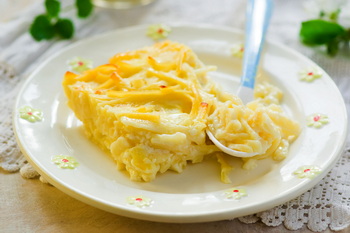 Traditional Romanian Macaroni and Cheese Pudding (Budincă cu Brânză)